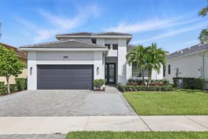 5366 Santa Rosa Lane, Westlake