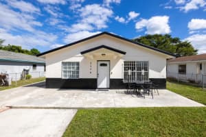 2340 R J Hendley Avenue, Riviera Beach