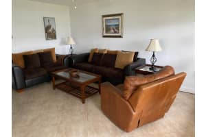 313 Chatham P, West Palm Beach