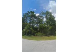 Lot 8 Renault Circle, North Port