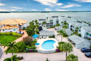 1776 Mooringline Drive 102, Vero Beach