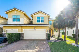 4330 Lago Drive, Deerfield Beach