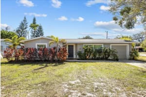 907 Antigua Avenue, Fort Pierce