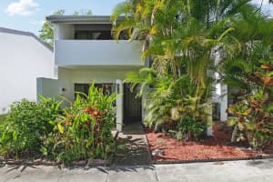 19232 Ne 25th Avenue 221b, Miami