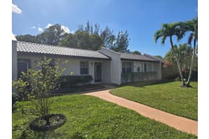 118 Lake Olive Drive, West Palm Beach