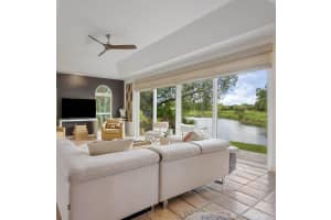 11813 Pebblewood Drive, Wellington