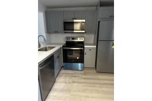 1505 Crescent Circle C35, Lake Park