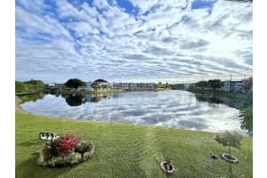 3082 Oakridge U, Deerfield Beach