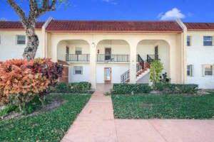 352 Lake Frances Drive, West Palm Beach