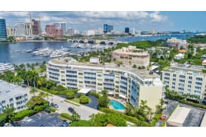 389 S Lake Drive 3h, Palm Beach