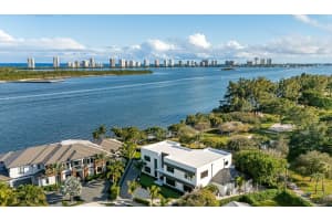 706 Lakeside Circle, North Palm Beach