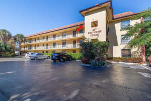 327 Southwind Drive 302, North Palm Beach