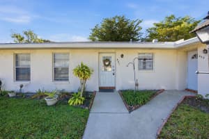 461 Holyoke Lane, Lake Worth