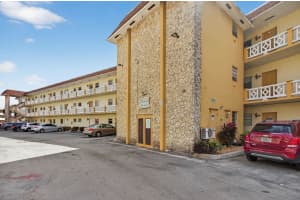 5111 W Oakland Park Boulevard 105, Lauderdale Lakes