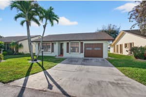 6271 Tall Cypress Circle, Greenacres