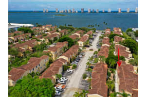 1020 Lake Shore Drive 202, Lake Park 1020 Lake Shore Drive 202, Lake Park