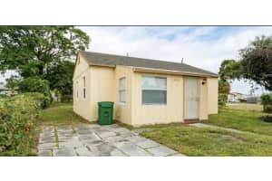 808 W 4th Street W, Riviera Beach