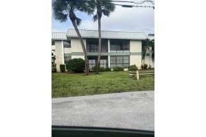 2302 Sunrise 3-201, Fort Pierce