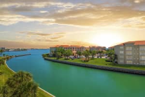 6 Harbour Isle Drive E Ph01, Fort Pierce