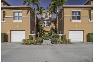 5020 Fairways Circle J208, Vero Beach