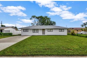 2016 Avenue S, Riviera Beach