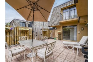 510 N Tropic Lane 10d, Vero Beach