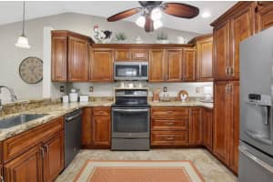 41 Mayfair Lane, Boynton Beach