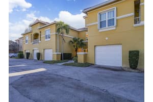 5045 Fairways Circle D207, Vero Beach