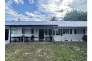 1604 Se Apache Avenue, Stuart