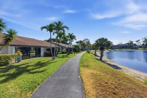 705 Sunny Pine Way H, Greenacres