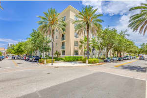 630 S Sapodilla Avenue 112, West Palm Beach
