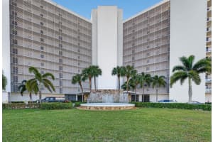 336 Golfview Road 704, North Palm Beach