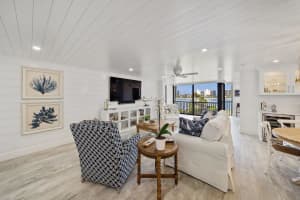 19800 S Sandpointe Bay Drive 210, Tequesta