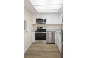 4141 16th Street 403, Vero Beach