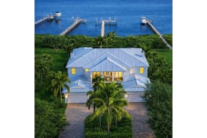 3042 Nw Radcliffe Way, Palm City