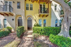 20 Via Floresta Drive, Boca Raton