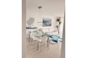 1830 Embassy Drive 403, West Palm Beach