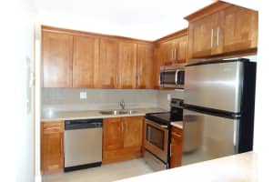 9235 Sw 8th Street 210, Boca Raton