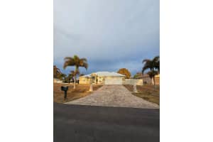 3212 Se Pinto Street, Port St. Lucie, Fl 34984, Port Saint Lucie