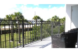 9052 Gulf Run Way C6, Lake Worth