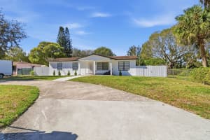 695 Dixie Lane, West Palm Beach