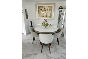 3951 Via Poinciana 214, Lake Worth