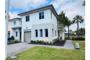 511 Pioneer Way, Royal Palm Beach