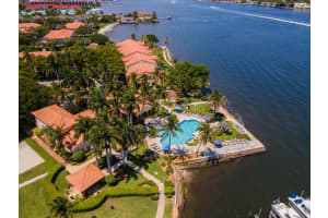 135 Yacht Club Way 104, Hypoluxo