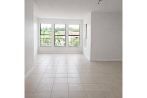 2926 S University Drive 6302, Davie