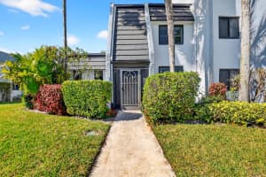 4288 D Este Court, Lake Worth