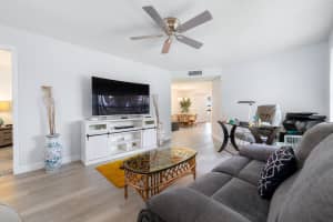 841 Sw South River Drive 205, Stuart