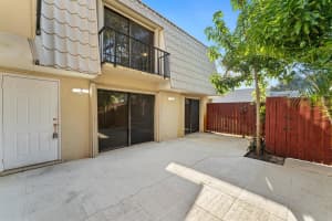 1700 Embassy Drive 708, West Palm Beach