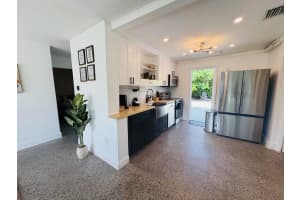 2711 Ne 11th Terrace, Pompano Beach