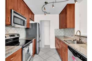 815 W Boynton Beach Boulevard 16-205, Boynton Beach